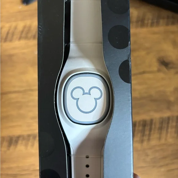 NIB MagicBand Plus - Picture 3 of 3